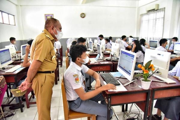 Tinjau Pelaksanaan UAS di Kota Medan, Edy Rahmayadi akan Tindak Tegas Apabila Ada Sekolah Curang